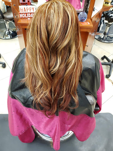 Desert Rose Salon image