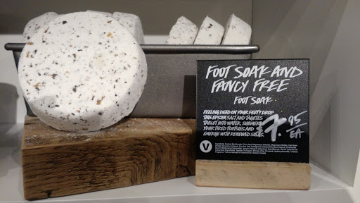 Cosmetics Store «Lush», reviews and photos, 112 E Broadway, Bloomington, MN 55425, USA