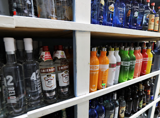 Liquor Store «Peachtree Package Store», reviews and photos, 300 Peachtree St NE # Cs1, Atlanta, GA 30308, USA