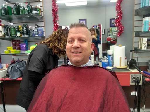 Hair Salon «Cape Hair Scene and Barber Shop», reviews and photos, 1344 Cape St Claire Rd, Annapolis, MD 21409, USA