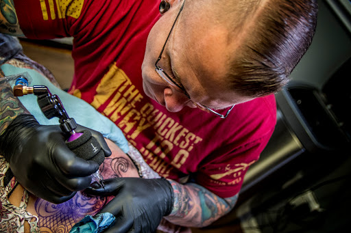 Tattoo Shop «Castle Rock Tattoo and Laser Removal Co.», reviews and photos, 518 Wilcox St, Castle Rock, CO 80104, USA