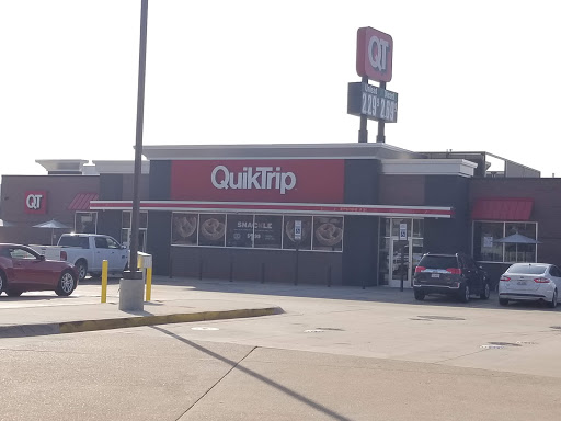 Gas Station «QuikTrip», reviews and photos, 850 McNutt St, Herculaneum, MO 63048, USA