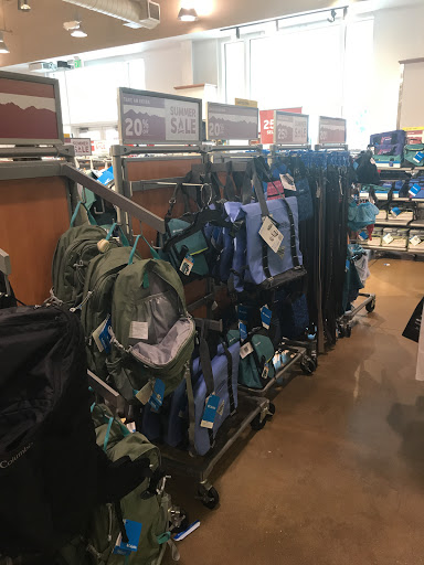 Sportswear Store «Columbia Sportswear Outlet Store at Premium Outlets in Orlando», reviews and photos, 4971 International Dr, Orlando, FL 32819, USA