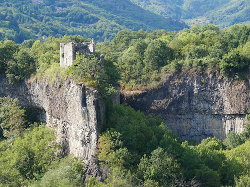Chateau de Pourcheyrolles à Montpezat-Sous-Bauzon