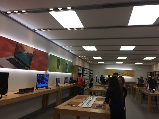 Computer Store «Apple Alderwood Mall», reviews and photos, 3000 184th St SW, Lynnwood, WA 98037, USA