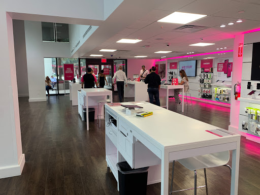 Cell Phone Store «T-Mobile», reviews and photos, 280 Alhambra Cir, Coral Gables, FL 33134, USA