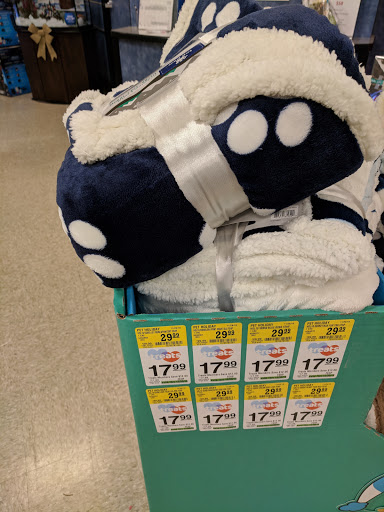 Pet Supply Store «PetSmart», reviews and photos, 1559 Merritt Blvd, Dundalk, MD 21222, USA