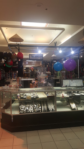 Shopping Mall «County Fair Fashion Mall», reviews and photos, 1264 E Gibson Rd E-500, Woodland, CA 95776, USA