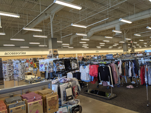 Department Store «Nordstrom Rack West Farm Shopping Center», reviews and photos, 1600 SE Rd, Farmington, CT 06032, USA