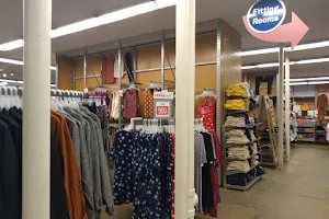 Old Navy Outlet image