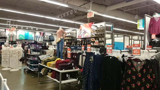 Clothing Store «Old Navy», reviews and photos, 3470 W Century Blvd, Inglewood, CA 90303, USA