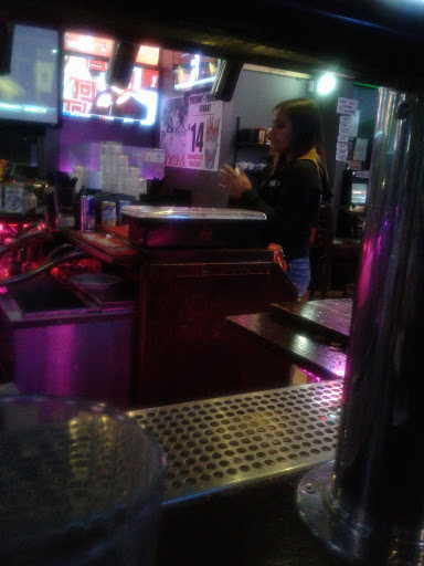 Sports Bar «Chasers Sports Bar & Grill - Pizza - Catering - Delivery - Slots», reviews and photos, 830 S Rand Rd, Lake Zurich, IL 60047, USA