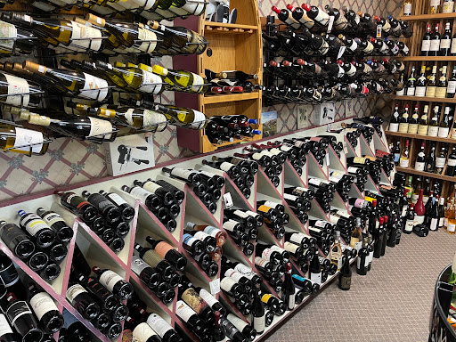 Village Dell & Wine Shop, 819 Hammond Ave, Rice Lake, WI 54868, USA, 