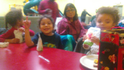 Pizza Restaurant «Pizza! Golf! Pizza Putters Family Entertainment Center», reviews and photos, 1156 OR-99, Eugene, OR 97402, USA