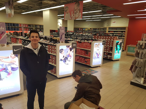 Shoe Store «Famous Footwear», reviews and photos, 310 West Market, Bloomington, MN 55425, USA