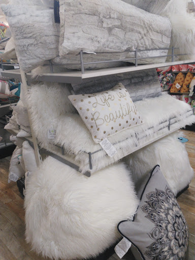 Department Store «HomeGoods», reviews and photos, 5225 Settlers Market Blvd, Williamsburg, VA 23188, USA