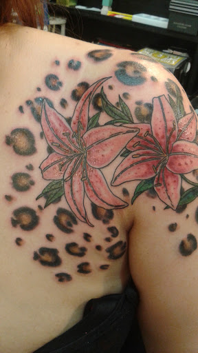 Tattoo Shop «End Of The Trail Tattoo», reviews and photos, 520 McHenry Ave, Modesto, CA 95354, USA