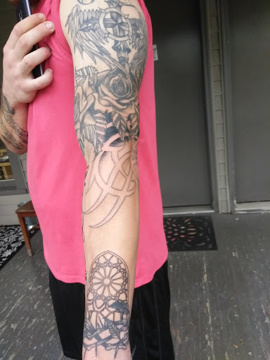 Tattoo Shop «Art In Motion Inc Tattooing», reviews and photos, 415 S Broadway St, Medina, OH 44256, USA