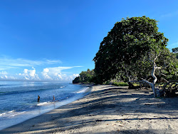 Senggigi Beach'in fotoğrafı uçurumlarla desteklenmiş