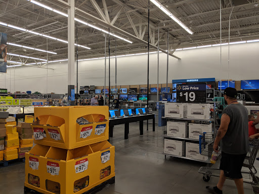 Department Store «Walmart Supercenter», reviews and photos, 638 Quequechan St, Fall River, MA 02721, USA