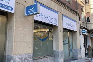 Clínica dental Sonrío Colón image