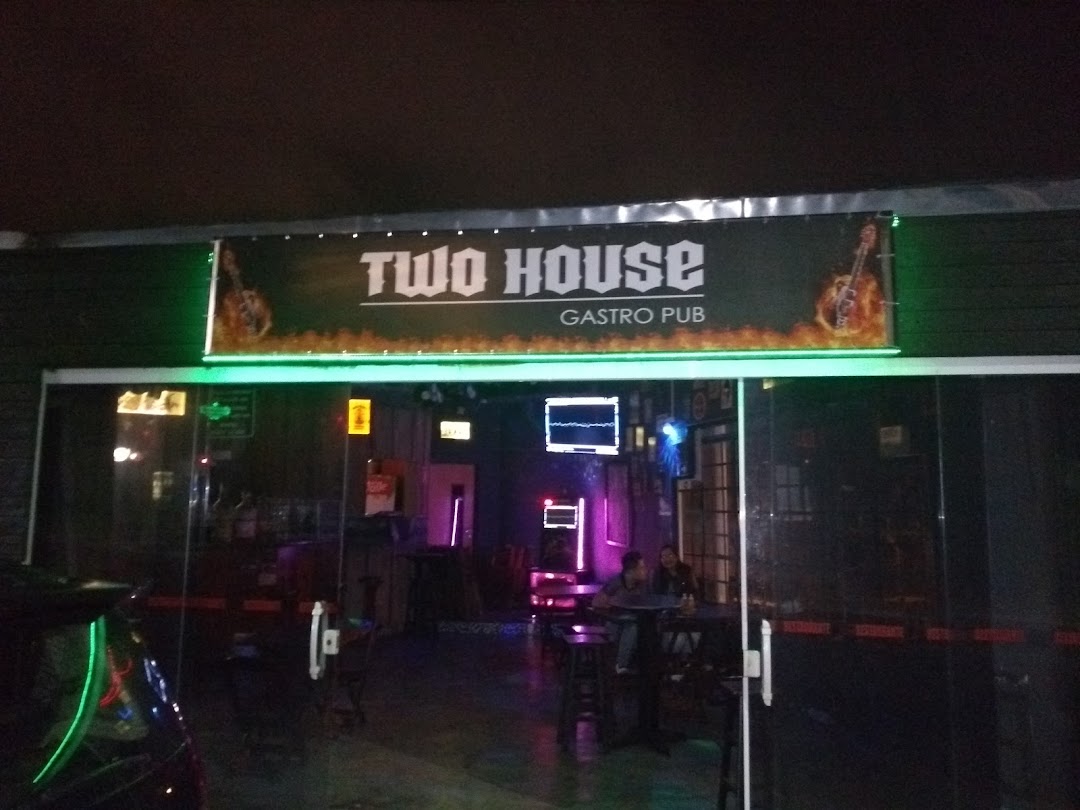 Two House Gastro Pub