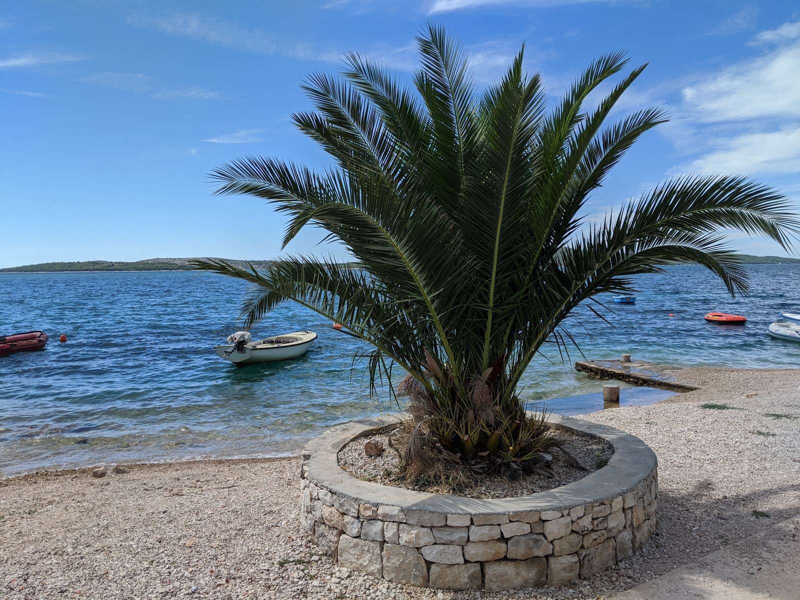 Foto von Brodarica beach - empfohlen für Familienreisende mit Kindern