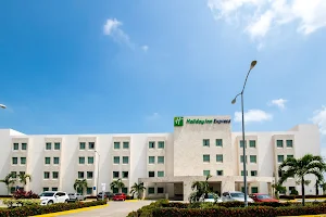 Holiday Inn Express Paraiso Dos Bocas, an IHG Hotel image