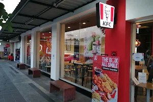 KFC BANGCHAK GAS STATION-VIBHAVADIRANGSIT image