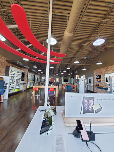 Cell Phone Store «Verizon Authorized Retailer, TCC», reviews and photos, 2400 Marketplace Boulevard, Shelbyville, IN 46176, USA