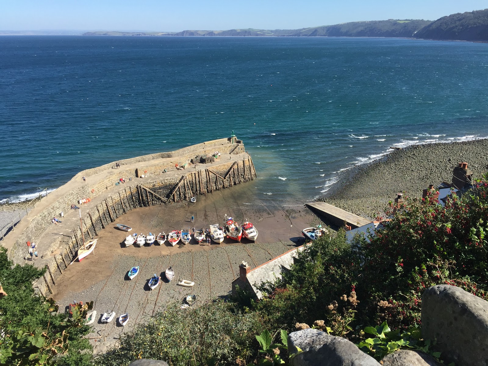 Clovelly beach | England, United Kingdom - detailed features, map, photos, image size:1600x1200