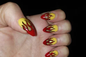 Thania Pro Nails image