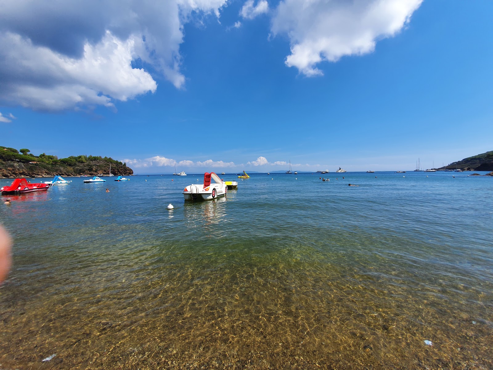 Foto de Straccoligno beach e o assentamento
