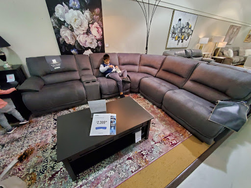 Furniture Store «Value City Furniture», reviews and photos, 2437 E Main St, Plainfield, IN 46168, USA