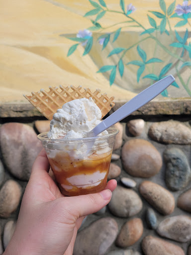 Ice Cream Shop «Zingers Homemade Ice Cream», reviews and photos, 210 Broadway St, Seaside, OR 97138, USA