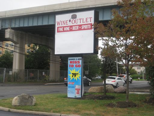 Wine Store «Wine Outlet», reviews and photos, 10 Meadowlands Pkwy, Secaucus, NJ 07094, USA