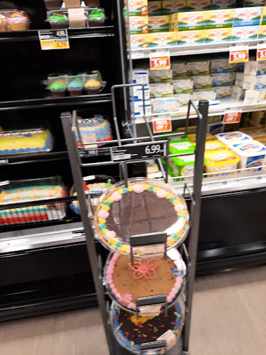 Grocery Store «Food Lion», reviews and photos, 6 Washington St, Cambridge, MD 21613, USA