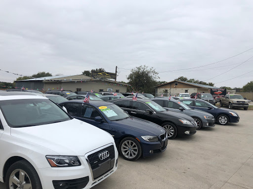 Used Car Dealer «Luxury Unlimited Auto Sales», reviews and photos, 11912 Potranco Rd, San Antonio, TX 78253, USA