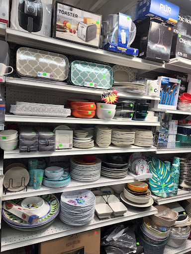 Department Store «Santa Fe Seconds», reviews and photos, 8615 Long Beach Blvd, South Gate, CA 90280, USA