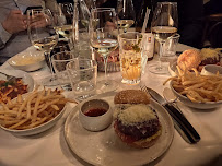 Hamburger du Restaurant français Le Chardenoux Cyril Lignac à Paris - n°12