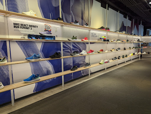 Clothing Store «Nike San Francisco», reviews and photos, 278 Post St, San Francisco, CA 94108, USA