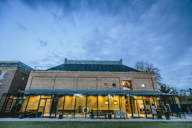 Reviews of Jacqueline du Pré Music Building in Oxford - Night club