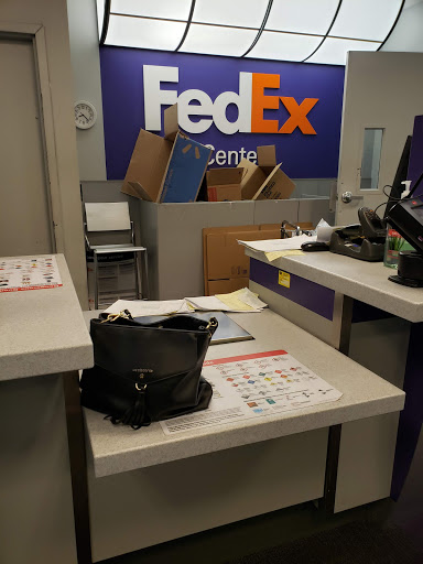 Shipping and Mailing Service «FedEx Ship Center», reviews and photos, 1200 Capital Ave, Plano, TX 75074, USA