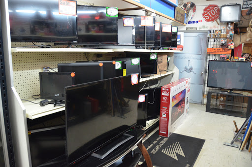 Pawn Shop «E-Z Money Pawn & Jewelry», reviews and photos, 1175 Clay St, Bowling Green, KY 42101, USA