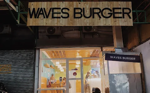 Waves Burger image