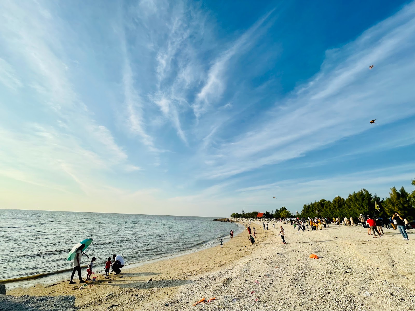 Redang Sekinchan Beach'in fotoğrafı imkanlar alanı