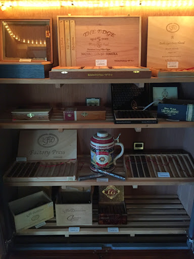 Cigar Shop «Spring Street Cigars», reviews and photos, 208 N Spring St, Tupelo, MS 38804, USA