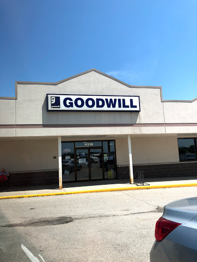 Thrift Store «Goodwill», reviews and photos