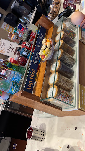 Ice Cream Shop «Häagen-Dazs® Ice Cream Shop», reviews and photos, 814 N Broadwalk, Hollywood, FL 33019, USA