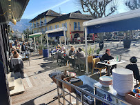 Atmosphère du Restaurant Brasserie Le Skiff à Aix-les-Bains - n°2